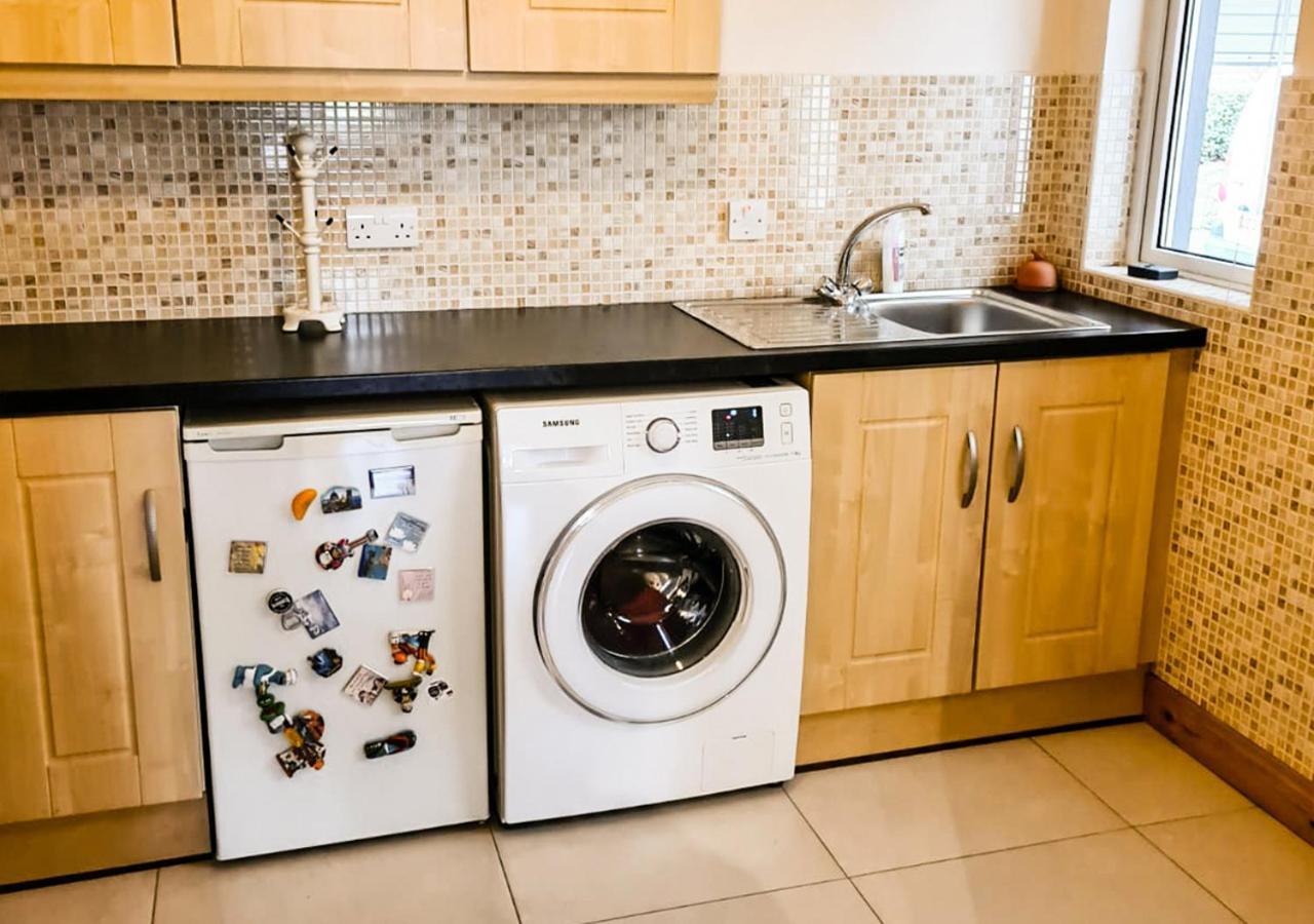 Moat Holiday Rental Lisnaskea 外观 照片