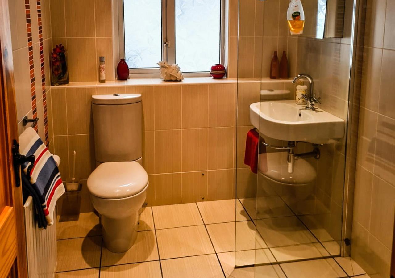 Moat Holiday Rental Lisnaskea 外观 照片