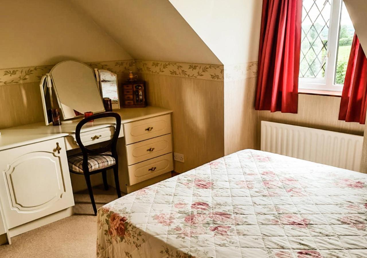 Moat Holiday Rental Lisnaskea 外观 照片