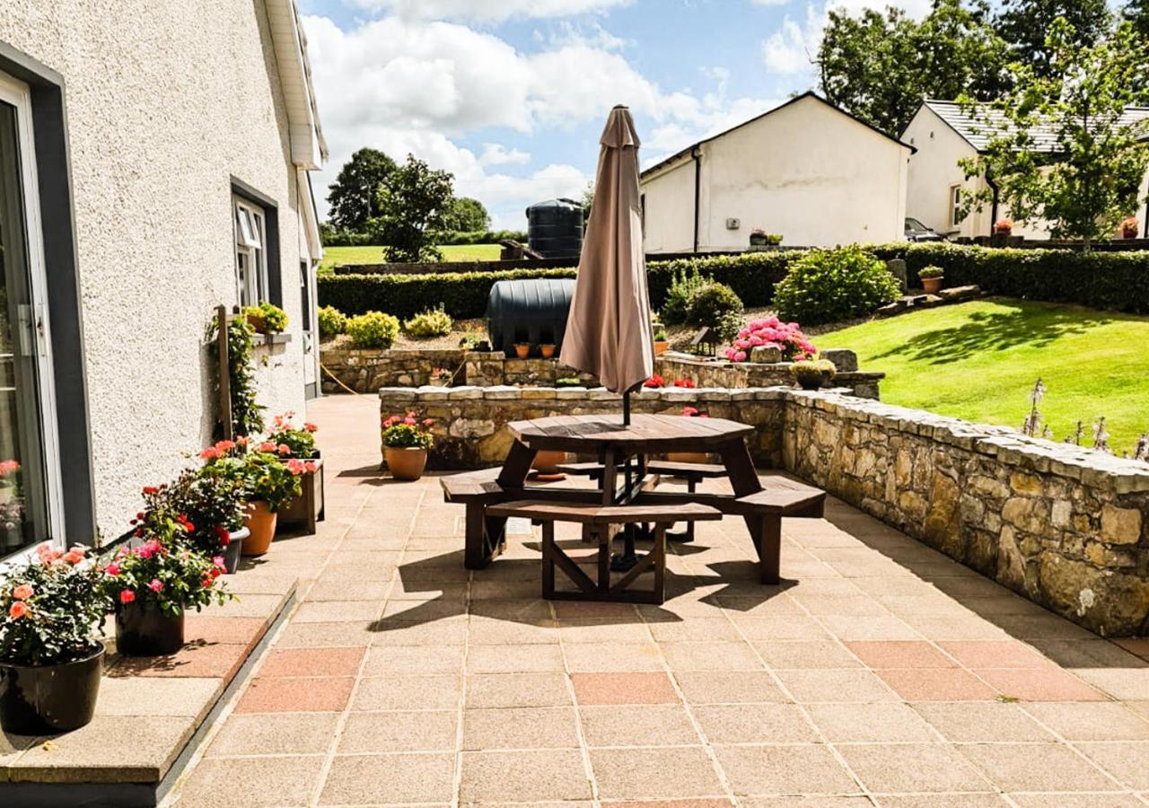 Moat Holiday Rental Lisnaskea 外观 照片